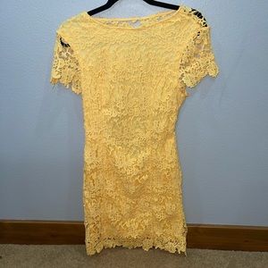 yellow body con lace dress w open back